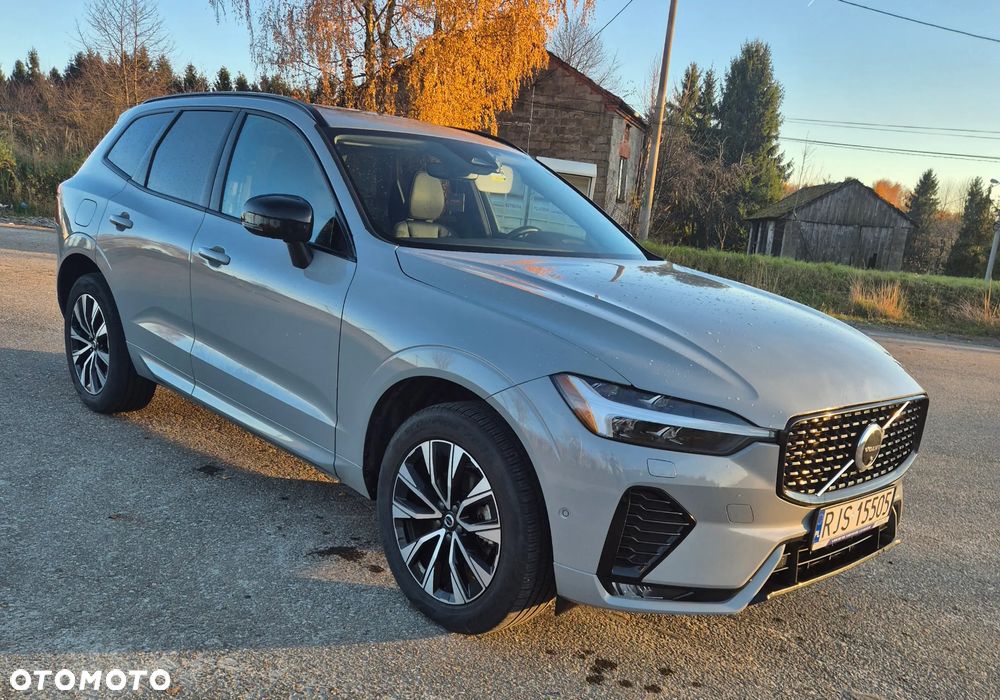 Volvo XC 60 B5 B AWD Plus Dark - 3