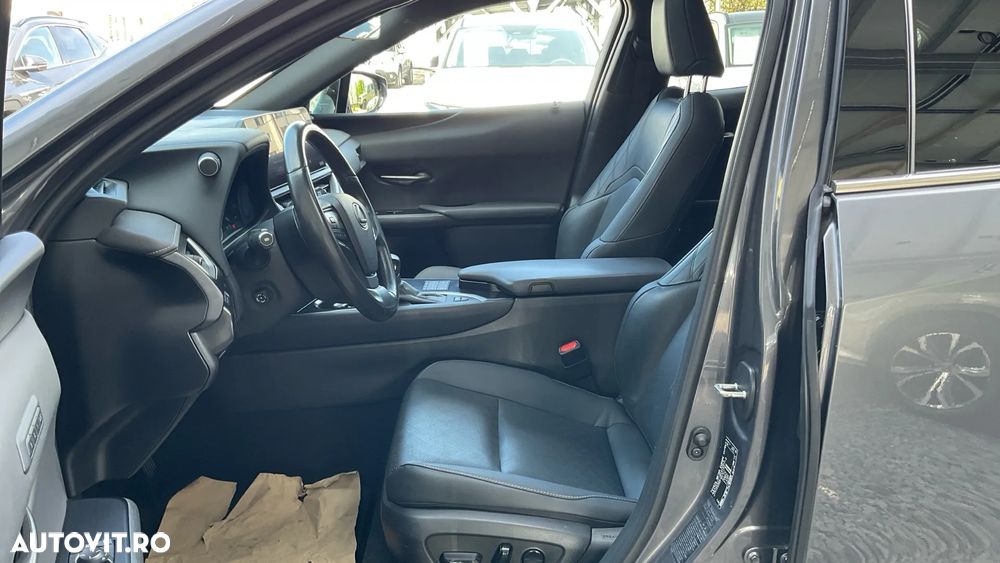 Lexus UX 250h (E-FOUR) Luxury Line - 32