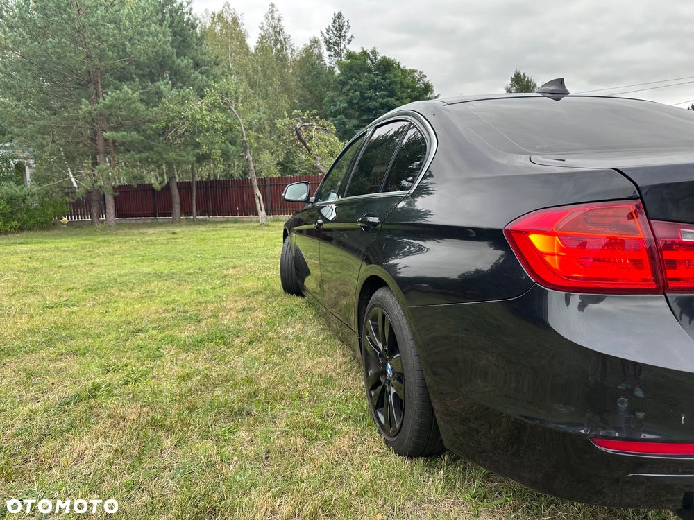 BMW Seria 3 320d Efficient Dynamic Edition Luxury Line - 11