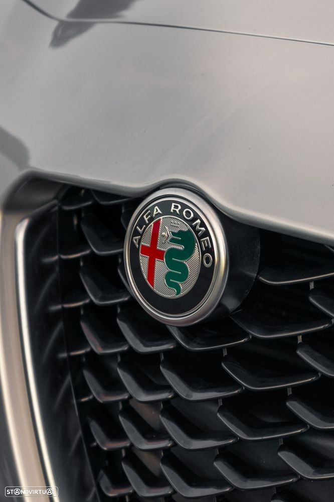 Alfa Romeo Giulia 2.0 T Veloce Ti Q4 AT8 - 28