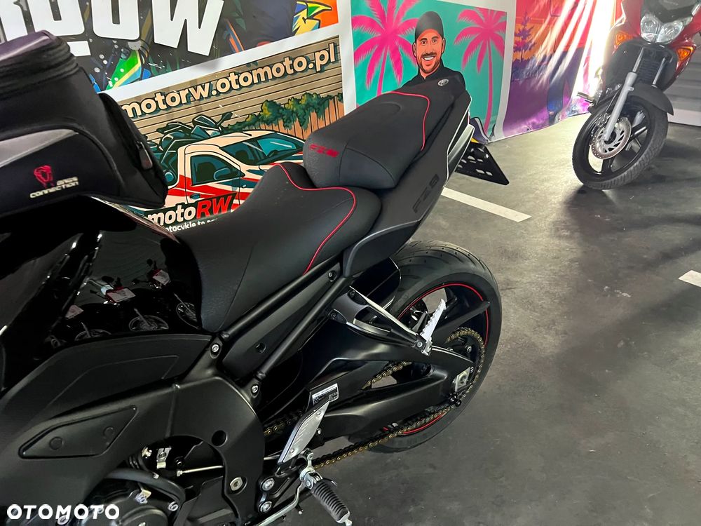 Yamaha FZ - 25