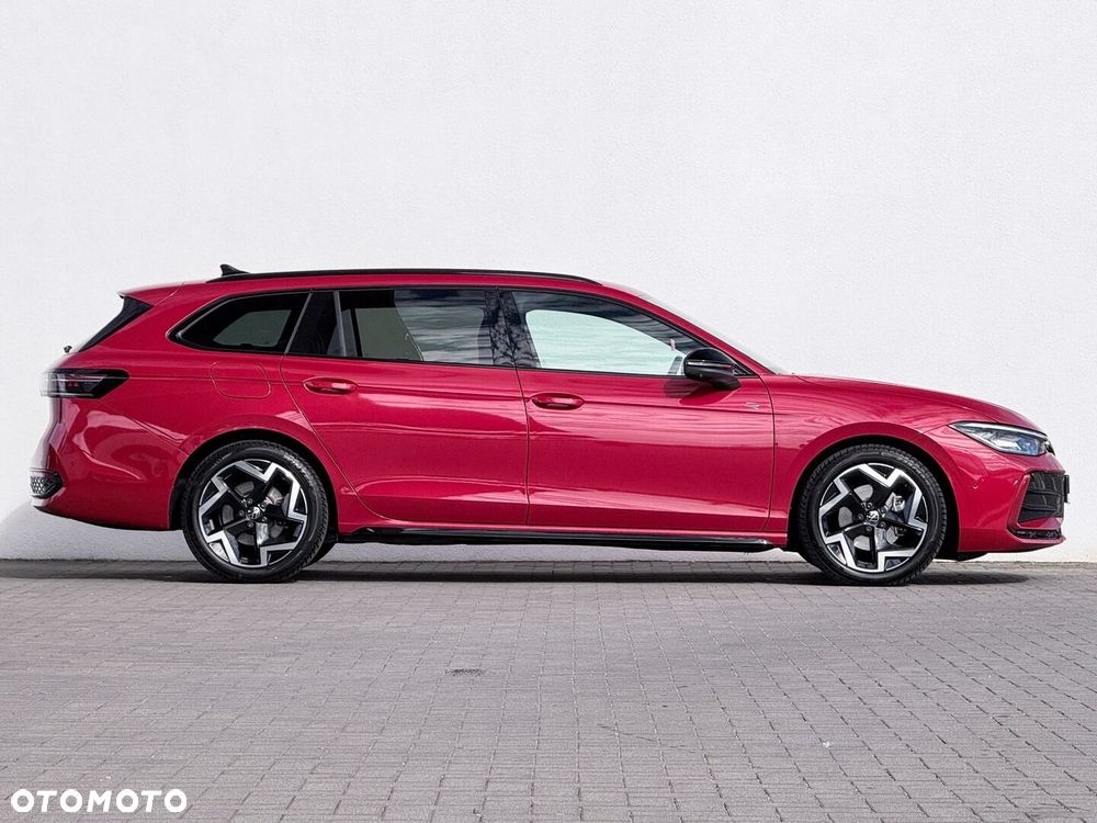 Volkswagen Passat Variant 2.0 TDI SCR R-Line DSG - 4