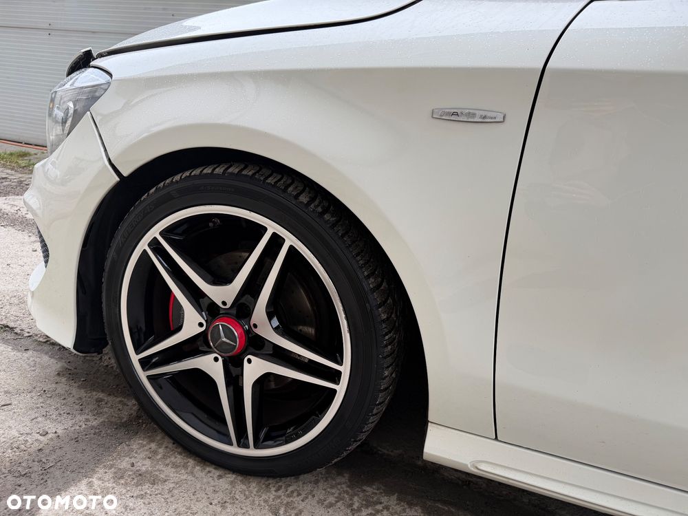 Mercedes-Benz CLA 180 AMG Line - 11