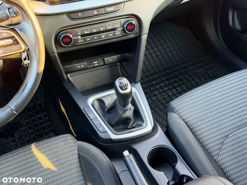 Kia Ceed 1.5 T-GDI M - 9