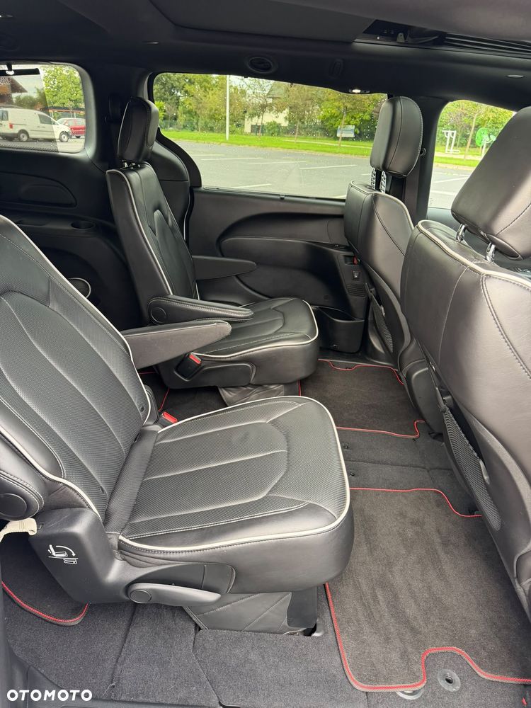 Chrysler Pacifica - 18