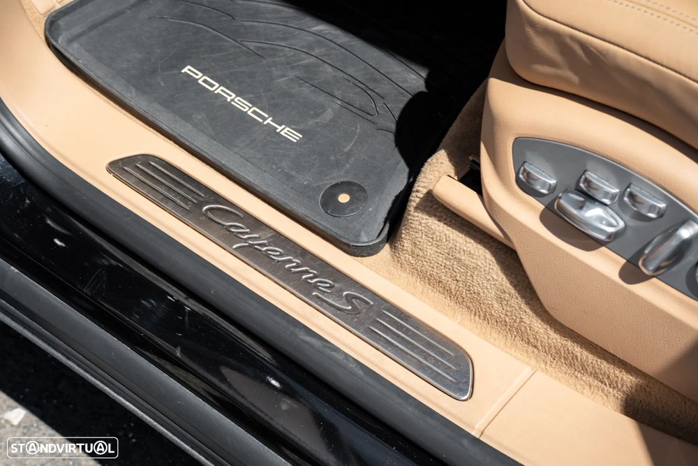 Porsche Cayenne S - 12