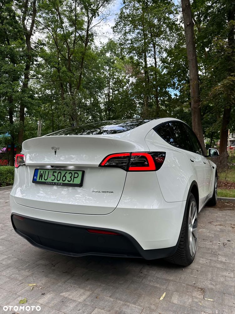 Tesla Model Y - 15