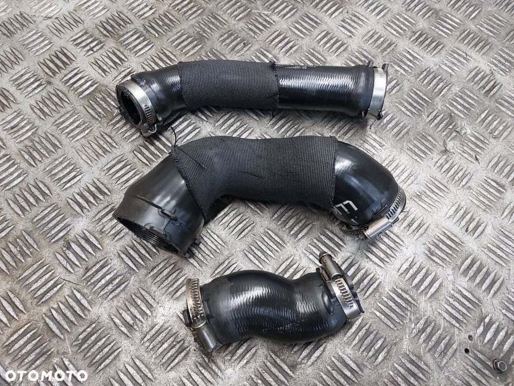 PRZEWÓD POWIETRZA INTERCOOLERA AUDI A4 B7 3.0 TDI 8E0145709E - 1