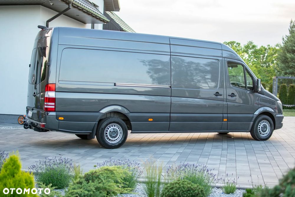 Mercedes-Benz Sprinter 319 - 9