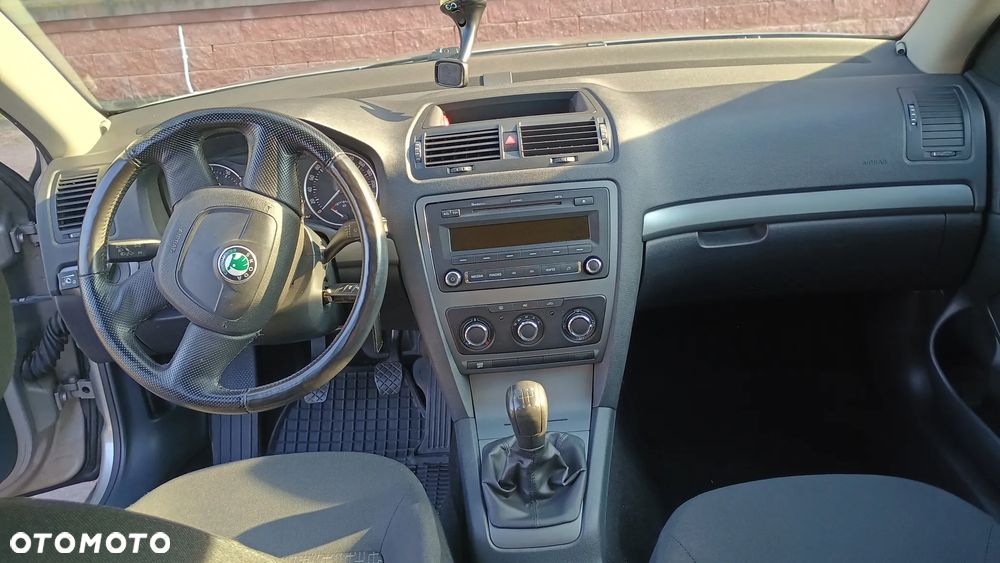 Skoda Octavia 1.6 Tour - 6