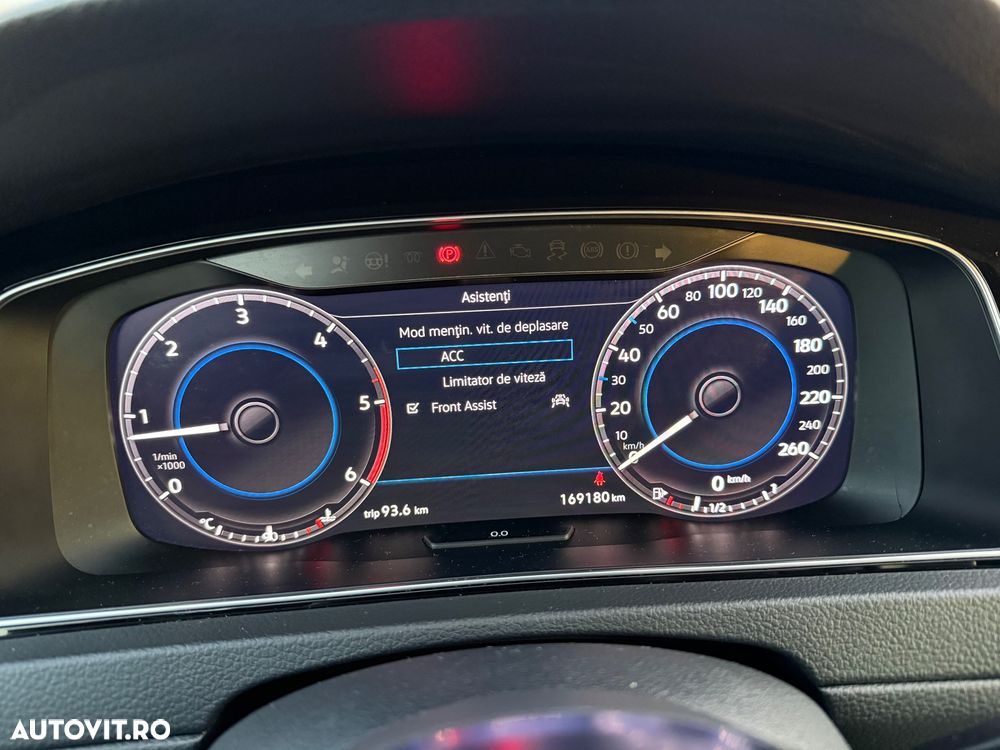 Volkswagen Golf - 18