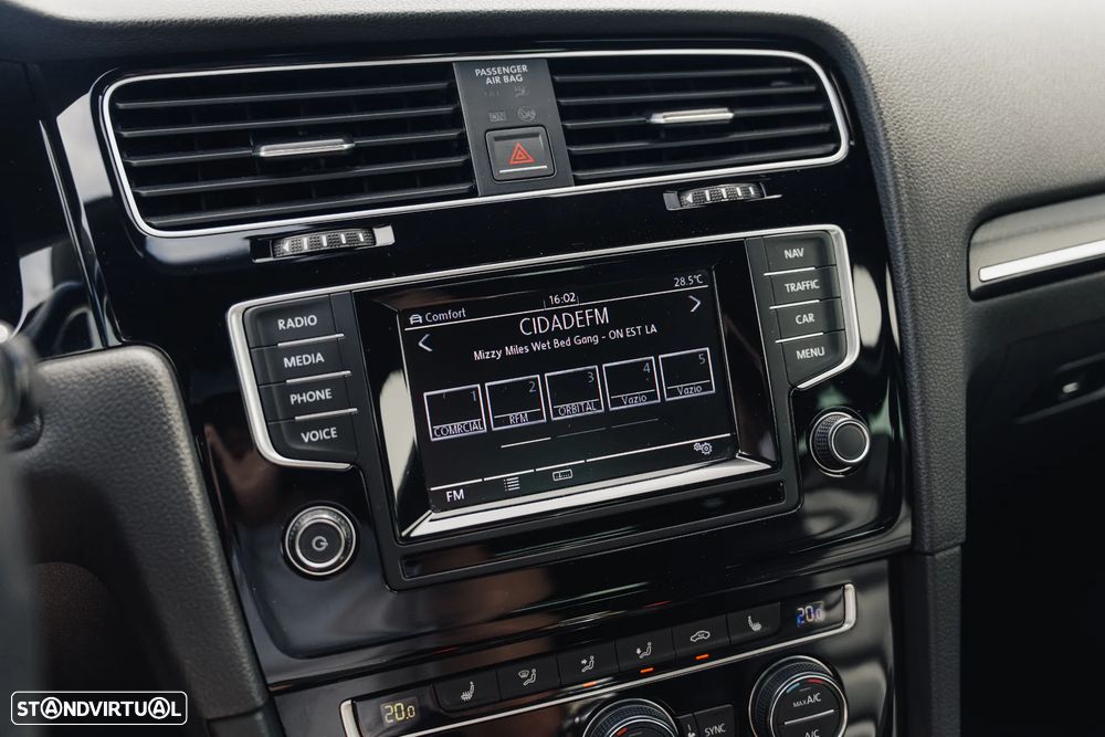 VW Golf 2.0 TSI R DSG - 30