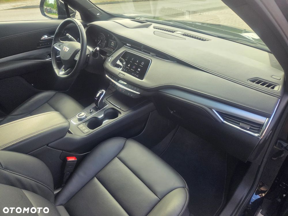 Cadillac XT4 350T AWD Premium Luxury - 14