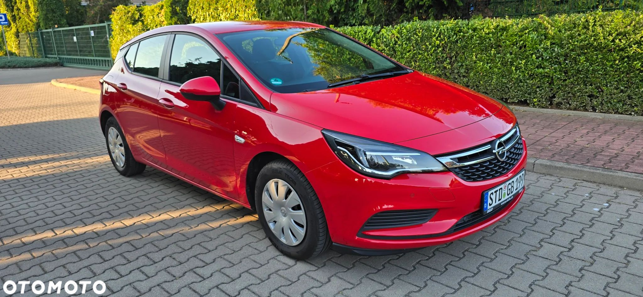 Opel Astra 1.4 Turbo Edition - 1