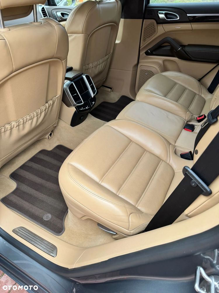 Porsche Cayenne - 17