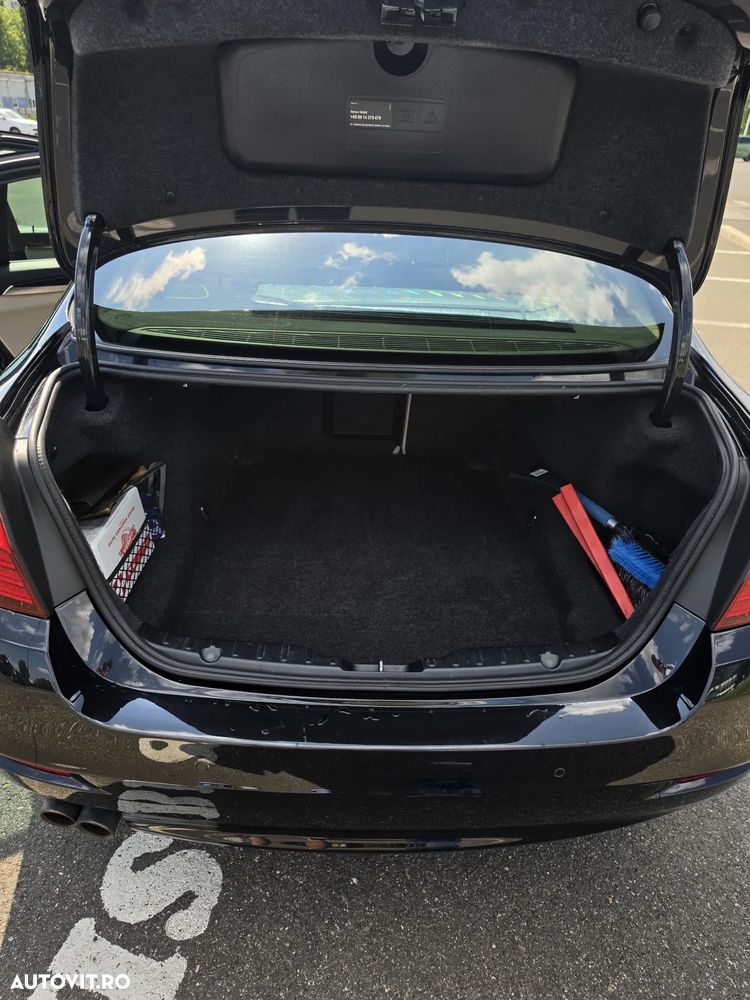 BMW Seria 5 520d xDrive AT - 13