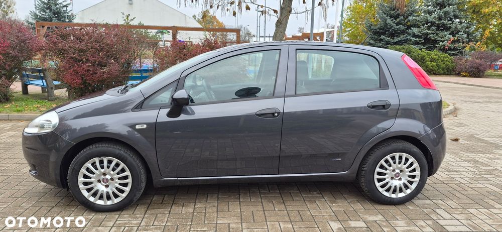 Fiat Punto 2011 photo 5