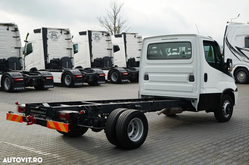 Iveco DAILY 65-170 / ȘASIU CU CABINĂ - 3,8 M / MANUALĂ / ROȚI SPATE DUBLE / 3 LOCURI / TAPIȚERIE DIN PIELE / IMPORTAT / - 9