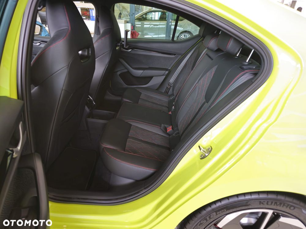 Skoda Octavia 2.0 TSI RS DSG - 8