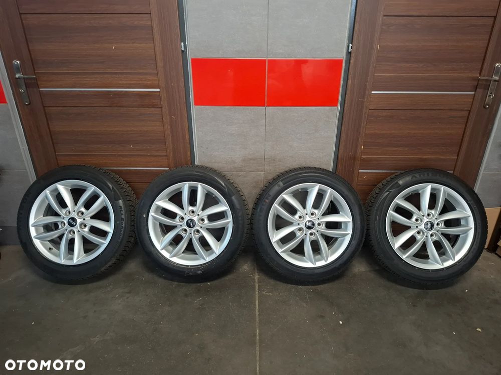 4x Koła alufelgi 2016 rok posiadają czujniki w felgach z nowymi oponami całorocznymi 17 cali  7Jx17 H2 Mini Cooper nr 9803723 9804371 9803726 - 1