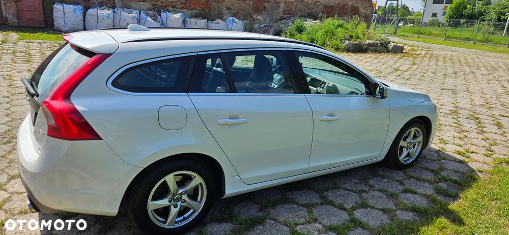 Volvo V60 T3 Momentum - 5