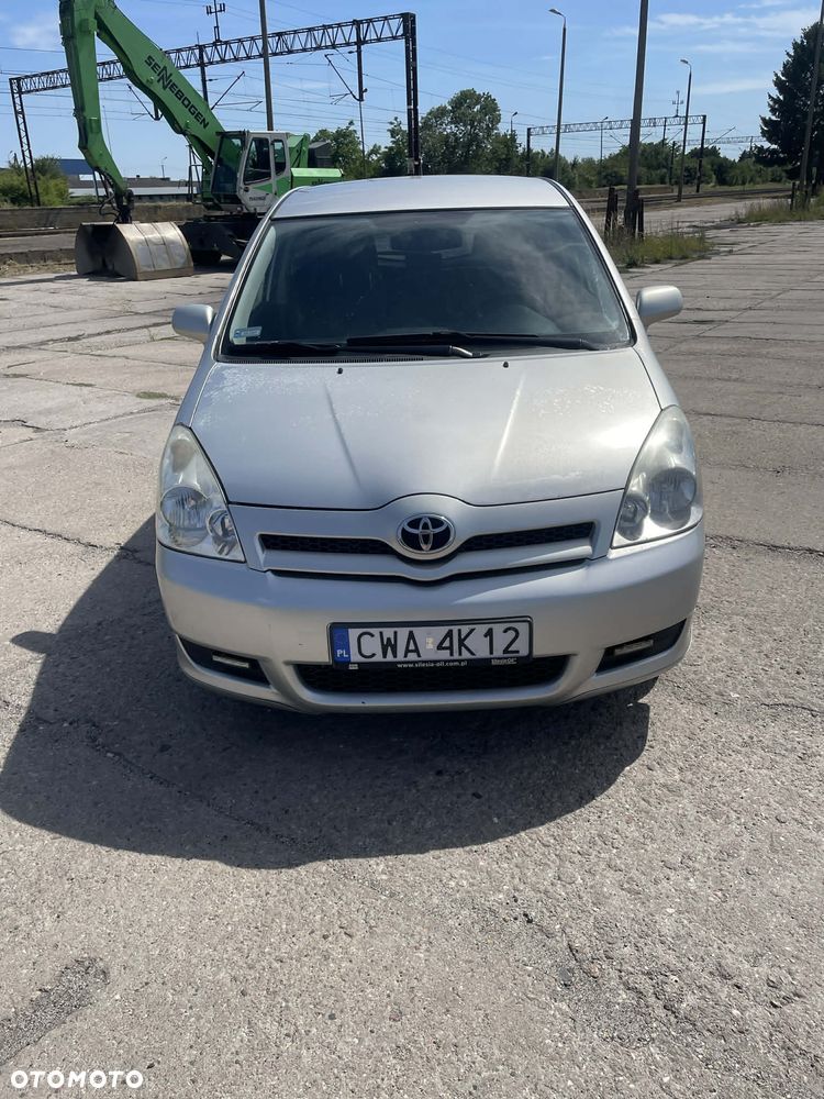 Toyota Corolla Verso 2.2 D-4D - 2