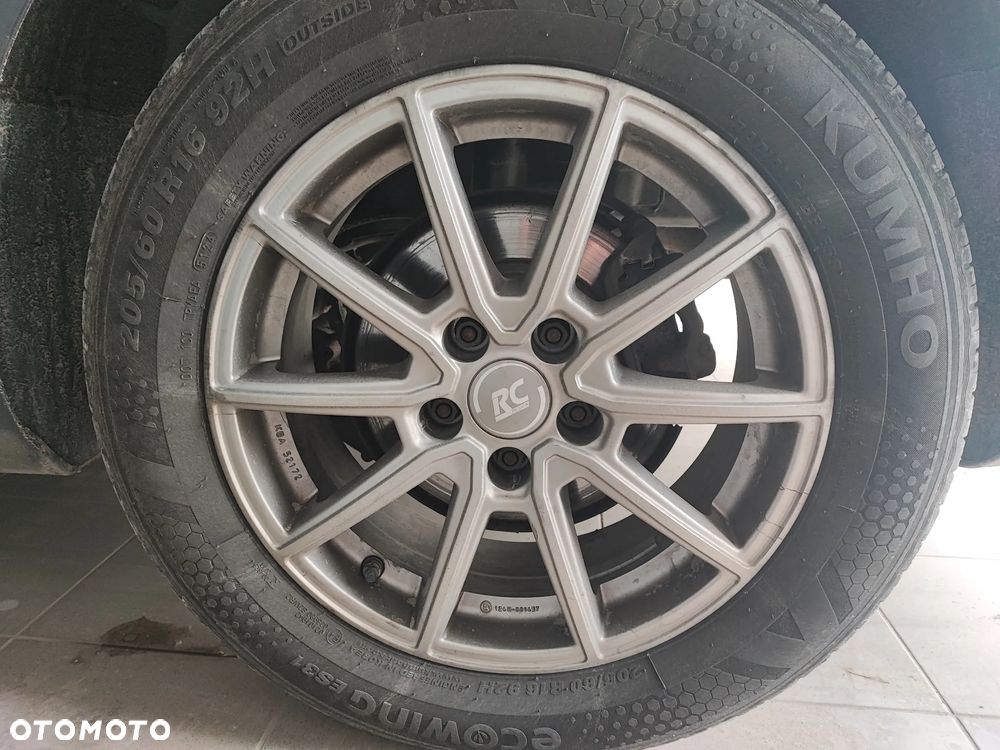 Opel Astra 1.6 Essentia - 10