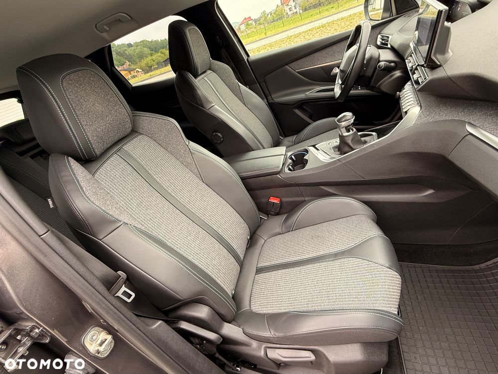 Peugeot 3008 1.5 BlueHDi Allure S&S - 25