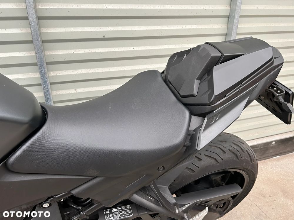 Suzuki GSX - 8