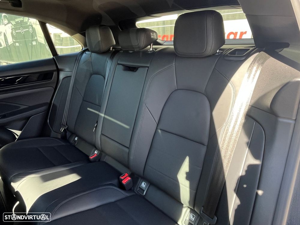 Porsche Macan Electric 4 - 46