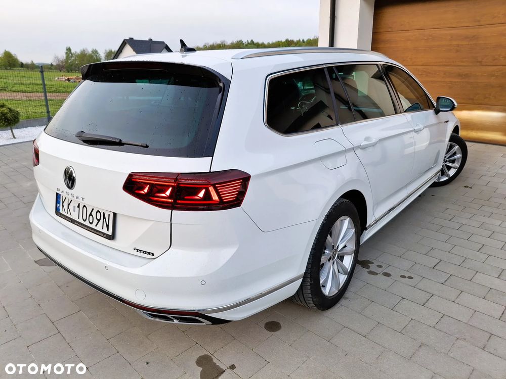 Volkswagen Passat Variant 2.0 TDI SCR DSG 4Motion Elegance - 33