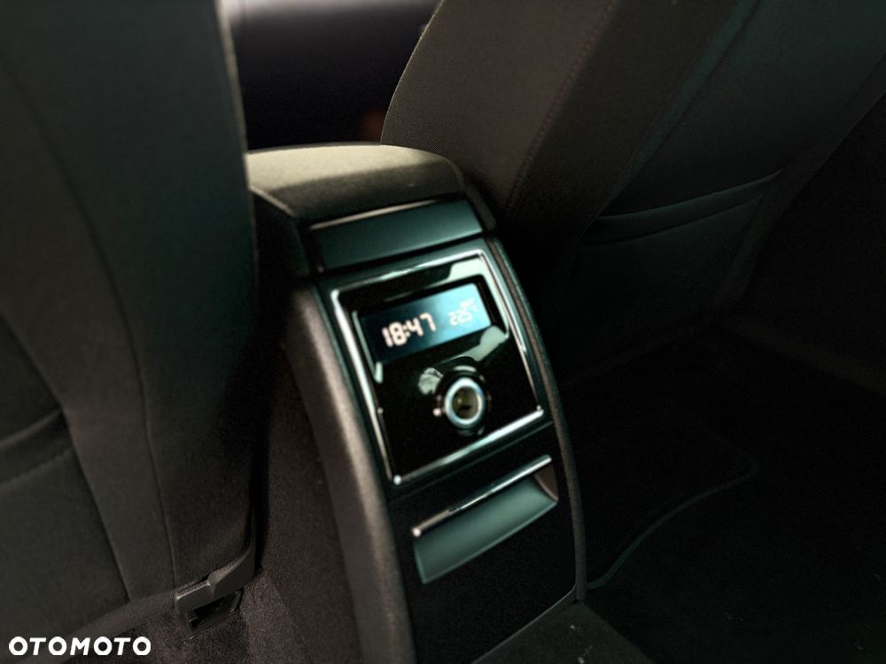Skoda Superb 2.0 TDI Green tec DSG Exclusive - 17