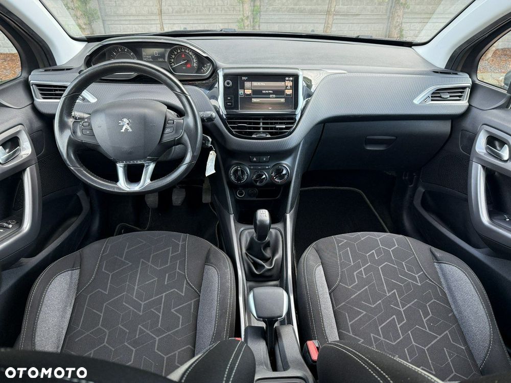 Peugeot 2008 - 8
