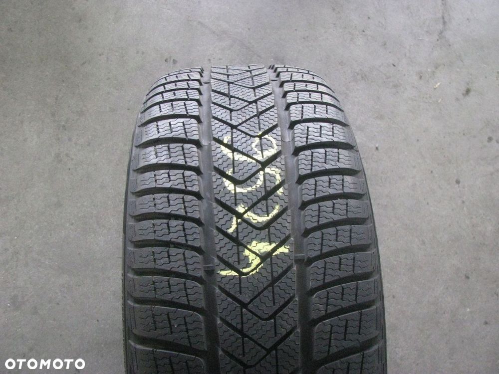 Opona zimowa Pirelli Winter SottoZero 3 235/45R18 98 V - 1