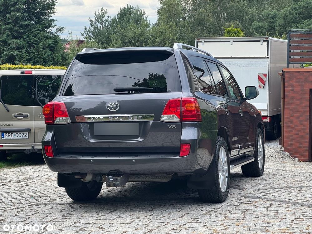 Toyota Land Cruiser - 5
