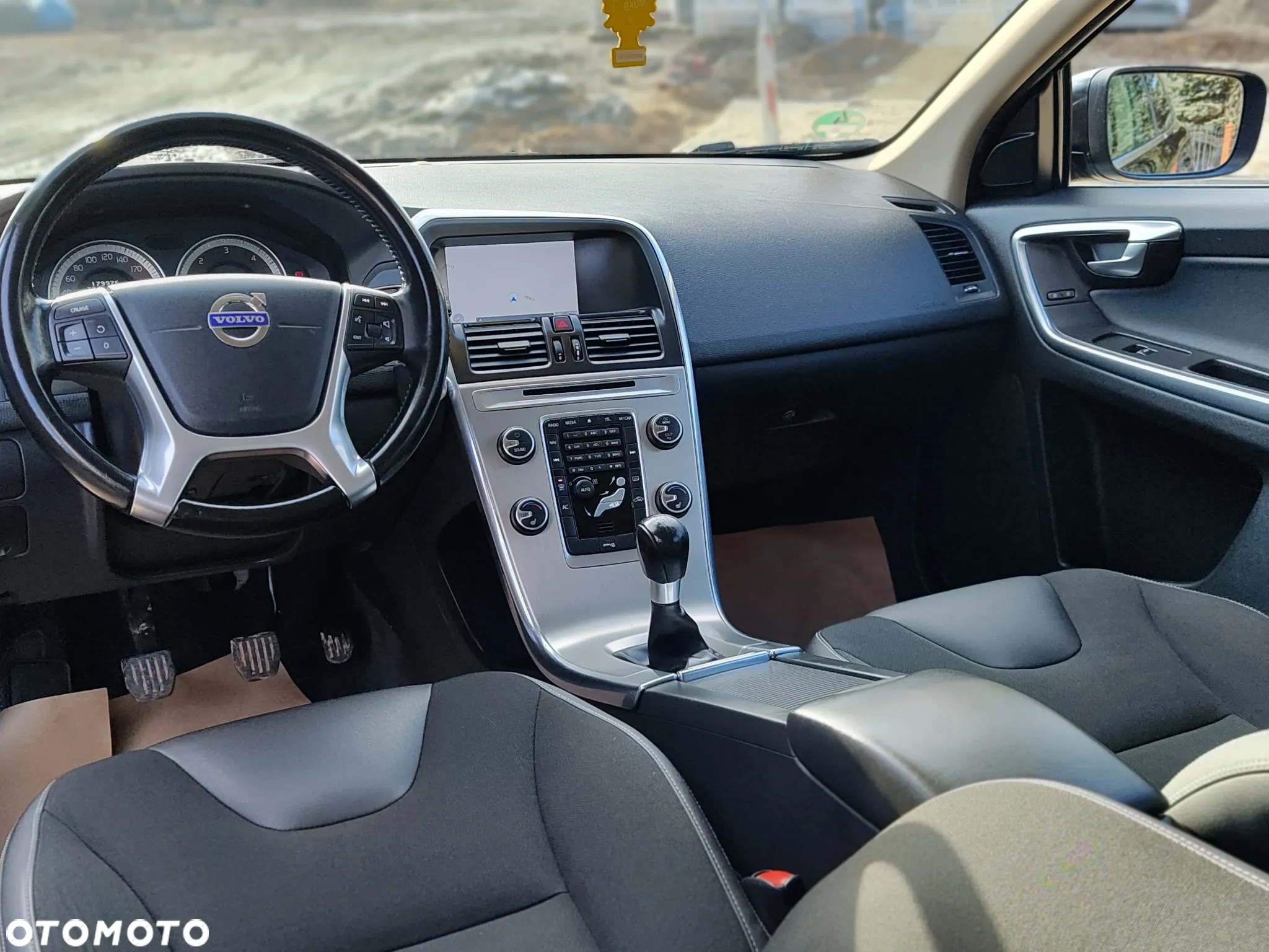 Volvo XC 60 DRIVe Momentum - 26