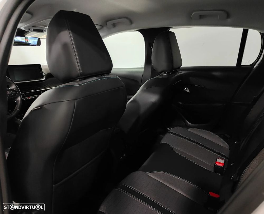 Peugeot 208 1.2 PureTech Allure EAT8 - 27