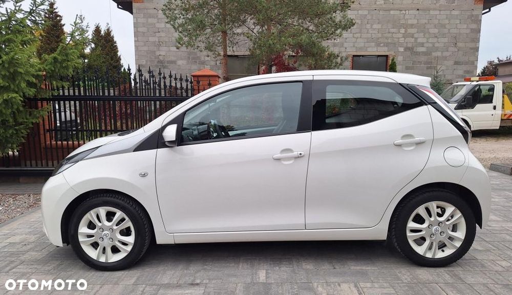 Toyota Aygo x-play - 3