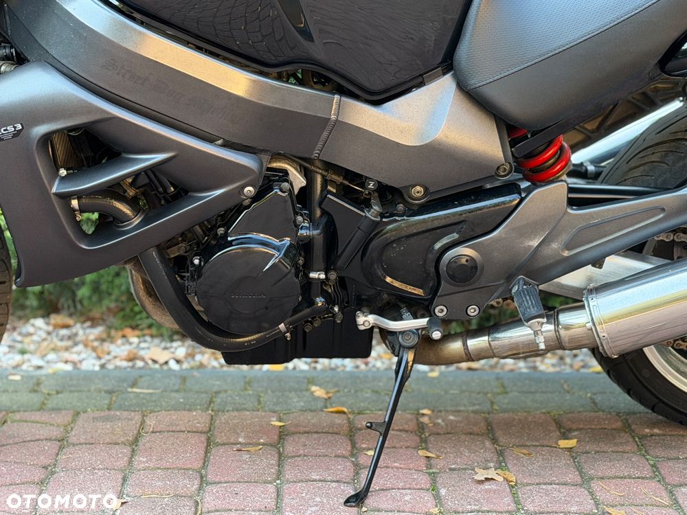 Honda X11 - 16
