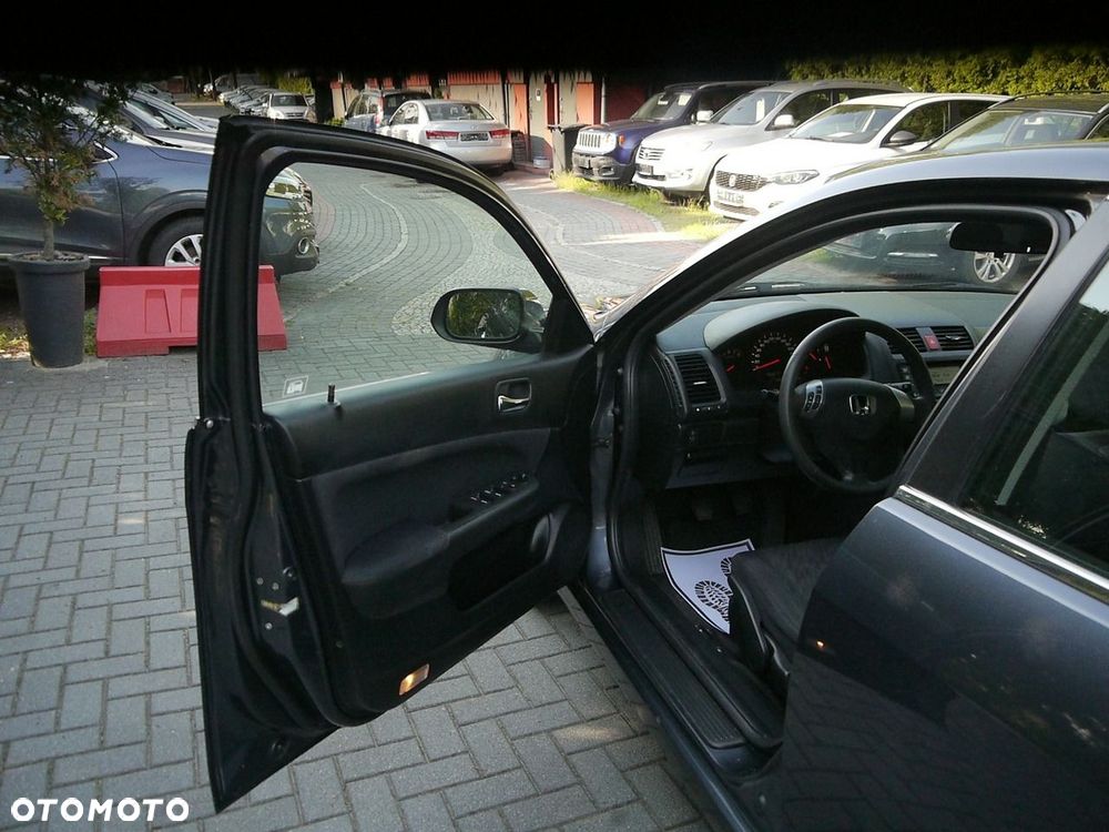 Honda Accord 2.0 Executive - 26