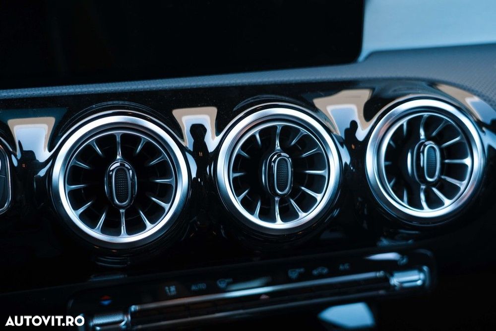 Mercedes-Benz A 220 - 18