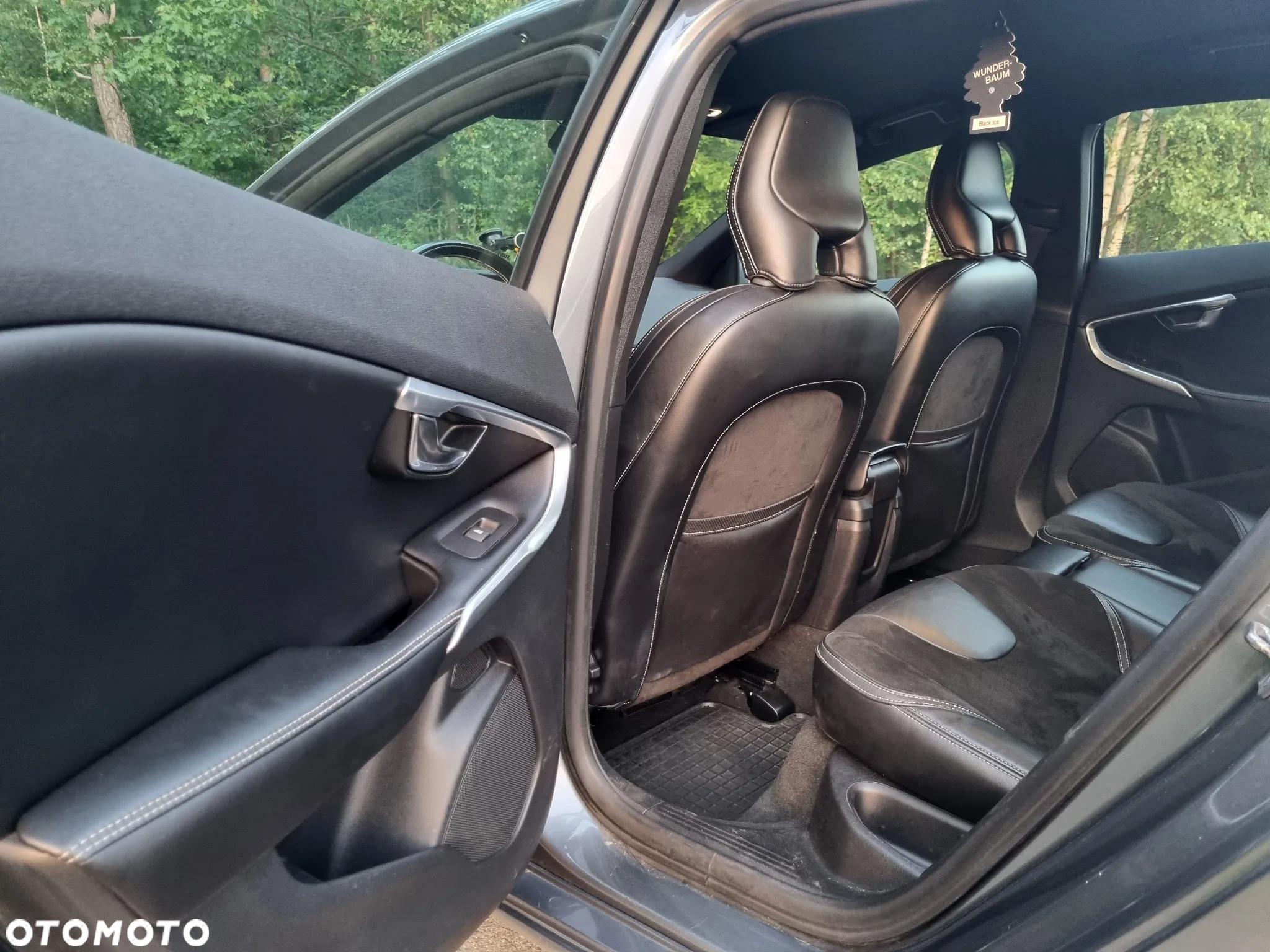 Volvo V40 D2 R-Design - 19