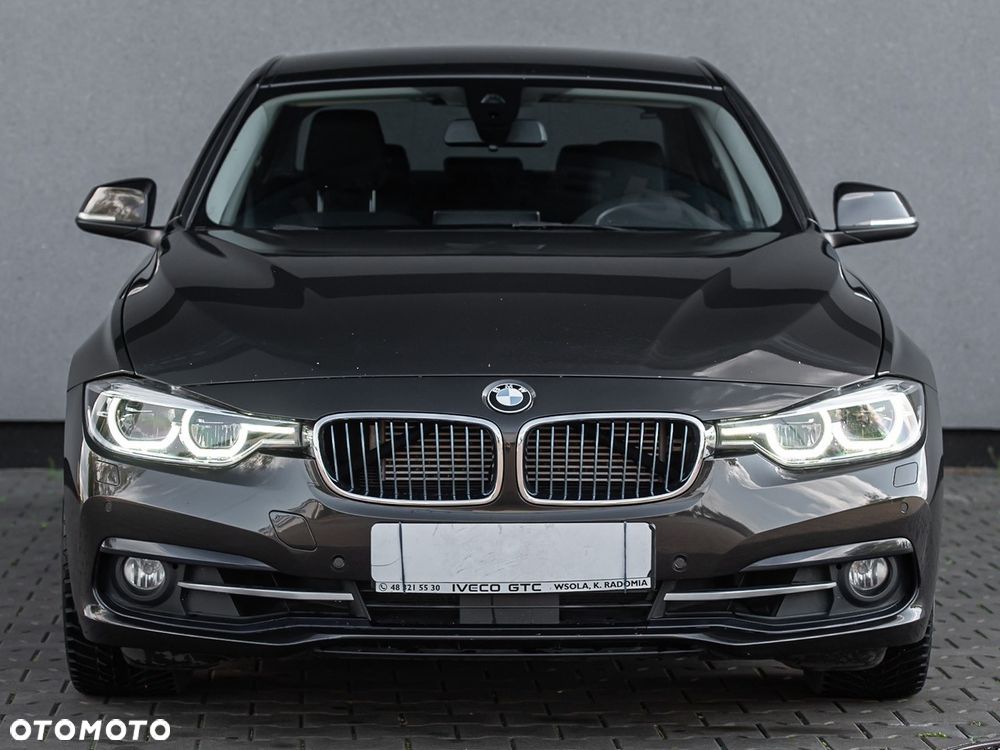 BMW Seria 3 330e iPerformance M Sport - 4