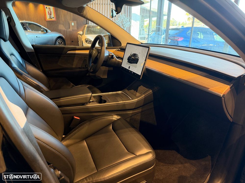 Tesla Model Y Performance Dual Motor AWD - 36