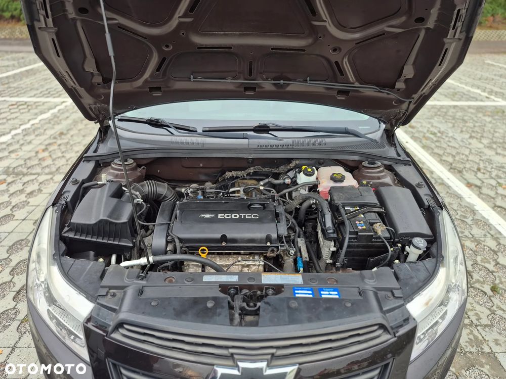 Chevrolet Cruze 1.6 LS - 18