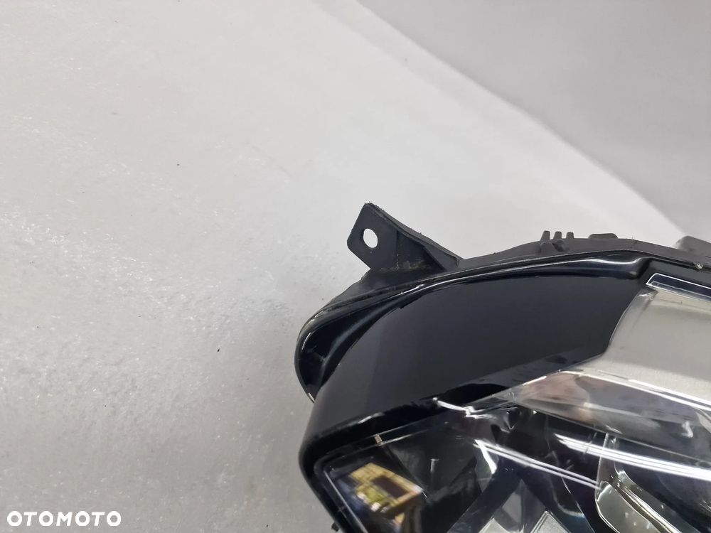RENAULT MEGANE 4 IV 16- LEWA LAMPA PRZEDNIA PRZÓD SOCZEWKA + LED , NR 260603157R , NR AUKCJI LA205 - 13