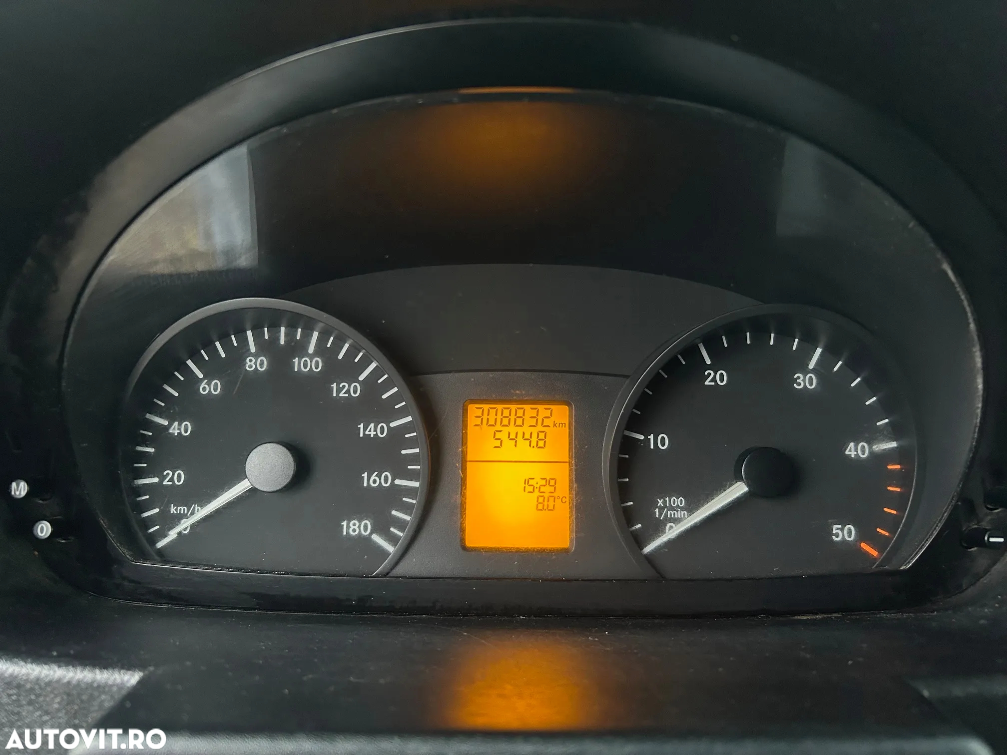 Mercedes-Benz Sprinter - 10