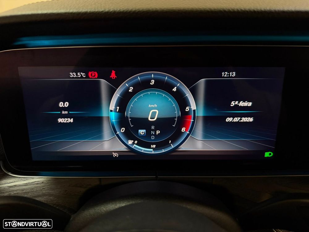Mercedes-Benz E 220 d AMG Line - 35