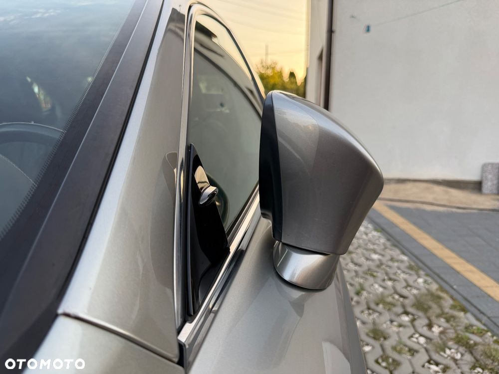 Lexus IS 300h Prestige - 29