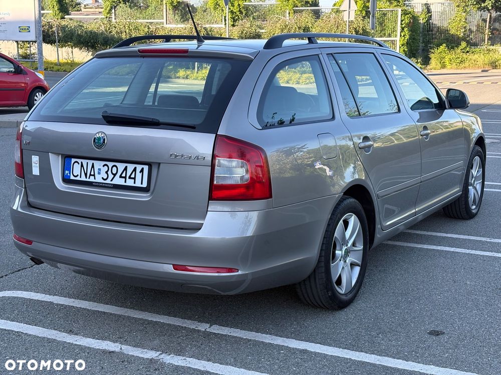 Skoda Octavia 1.6 Ambiente EU5 - 15